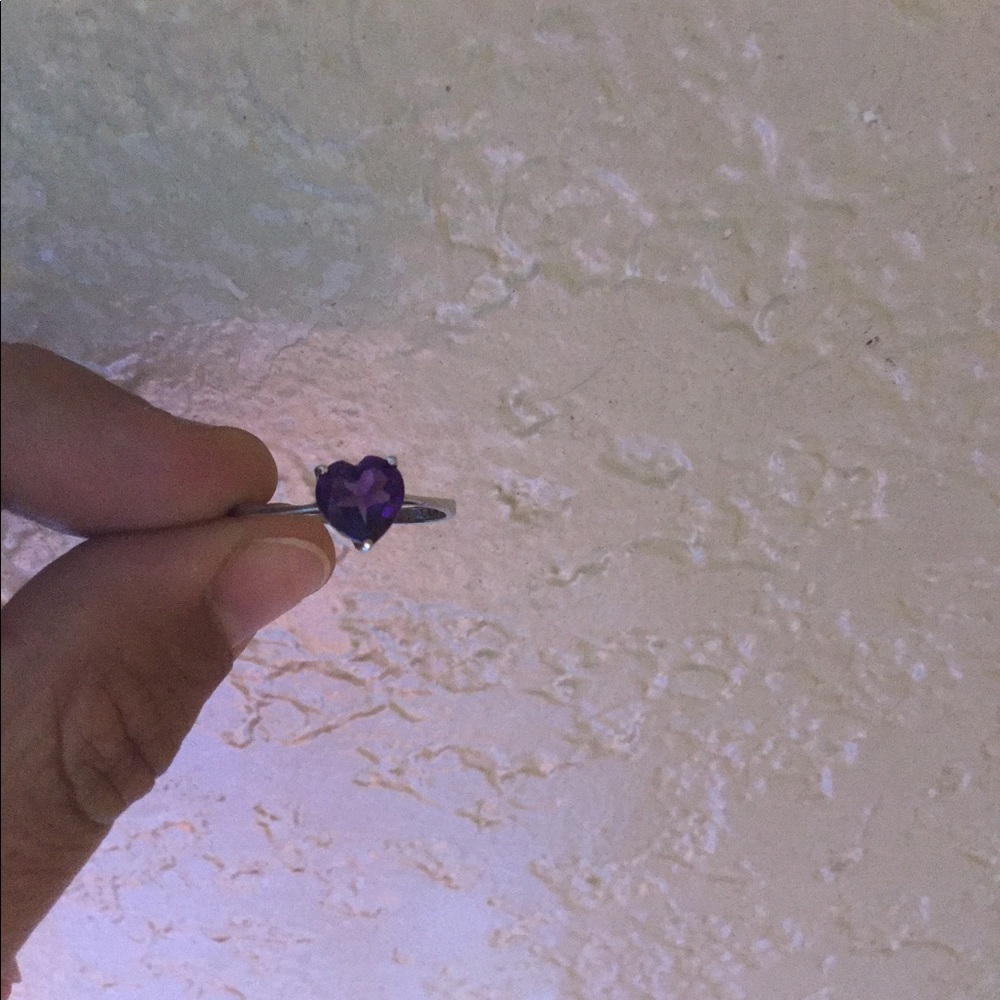 Amethyst heart ring
